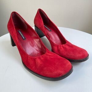 Vintage 90s/Y2K DKNY JEANS Red Suede Square-Toed Block Heel Shoes – Made in Spai